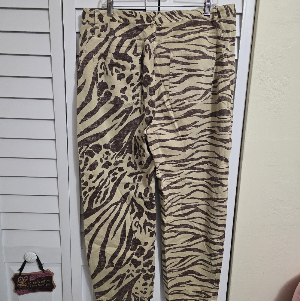 Pilcro Wide Leg Pants - Brown and Cream - Picture 4 of 5